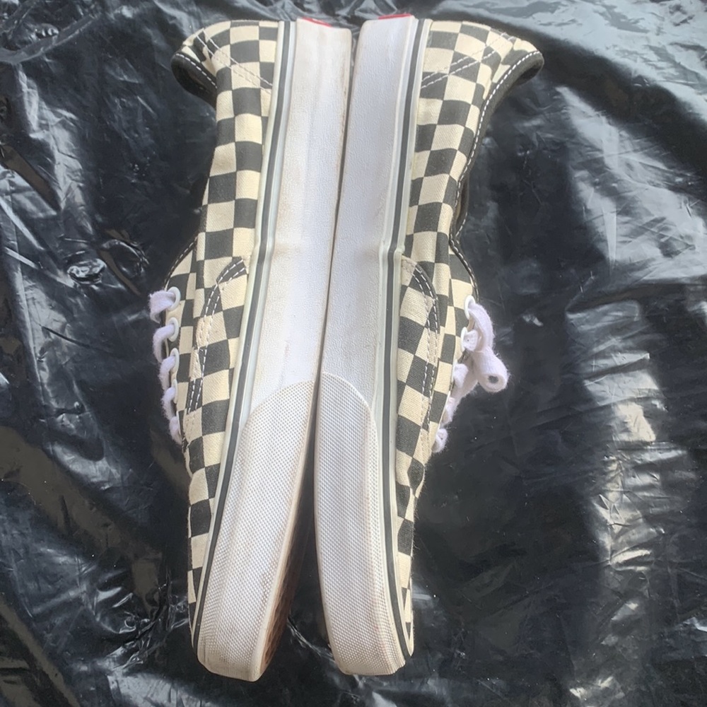 Vans - Picture 3 of 8